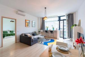 J Home - Designer Apartment near Buda Castle - Sleeps 6 - 12 with next door