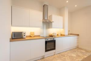 Apartment 4, Kings Court