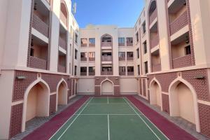 Near City Centre Mall, Pool, Gym