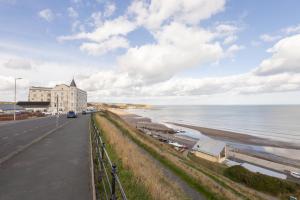 Apartment 5, Kings Court