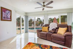 Juanitas Waterfront Villa
