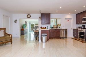 Juanitas Waterfront Villa