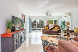 Juanitas Waterfront Villa