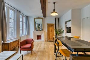 Le Charmant F2 rue du Gros Horloge à Rouen!