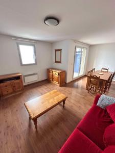 Grand appartement PEYRAGOOD tout équipé linge de lit et de toilette inclus - 8 couchages - Station Peyragudes - Vue montagne - 2 balcons-terrasses