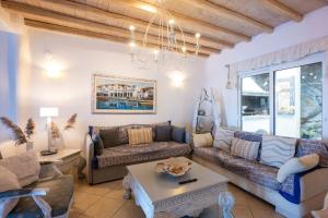 Private Villa Anemi, Infinity Town Views by Avimar Villas