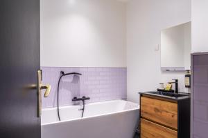 Hotels The Originals Boutique, Hotel Le George , Loches : photos des chambres