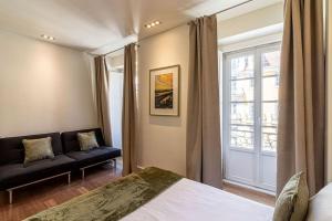 Chiado Deluxe Modern Feel 3 BR Apartment