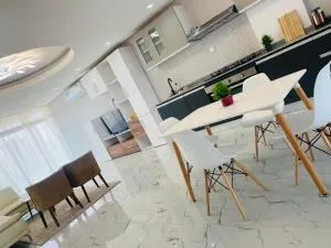 CHEZ EL HADJI NGOR - Ngor