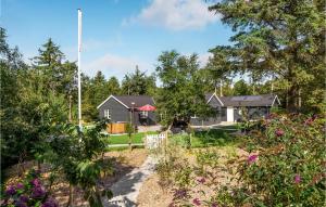 4 Bedroom Amazing Home In Hurup Thy