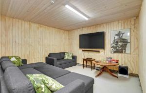 4 Bedroom Amazing Home In Hurup Thy