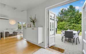 3 Bedroom Awesome Home In Vejby
