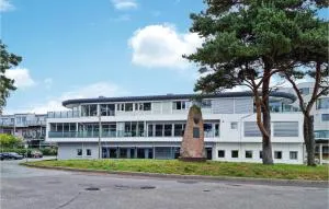 Beautiful Apartment In Mandal With Wifi - Rugland