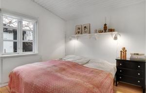 Lovely Home In Vejby With Kitchen