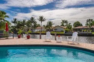 Diana's Waterfront Villa - Cypress Harbor