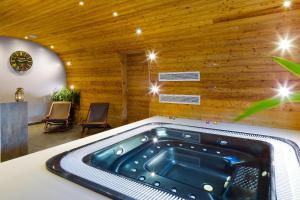 Hotels Logis Hotel & Spa Beau-Site : photos des chambres