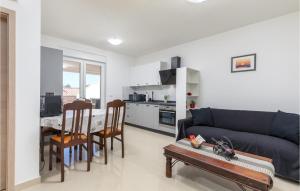 Nice Apartment In Barbariga With Wifi 