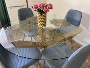 Apartament utilat cu parcare privata