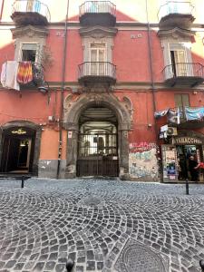 HV Suites TRIBUNALIUM