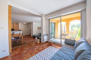 Magnifique duplex avec terrasse et piscine