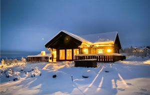 5 Bedroom Beautiful Home In Gol