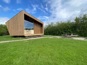 Design huisje vrij in het groen