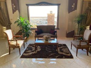 Royal Pyramids Palace Residence