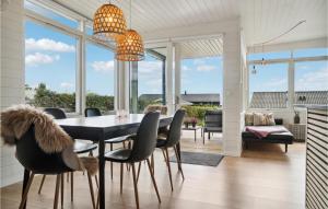 3 Bedroom Nice Home In Rønde