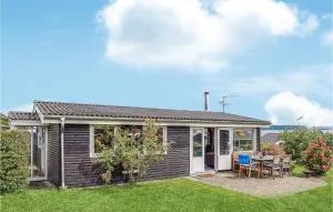 3 Bedroom Beautiful Home In Rønde - Hornslet
