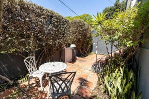 Hidden De Waterkant Cottage with Tranquil Garden