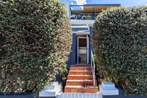 Hidden De Waterkant Cottage with Tranquil Garden