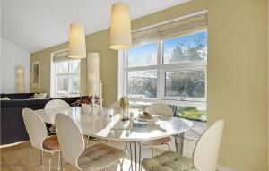 Nice Home In Sjællands Odde With Wifi