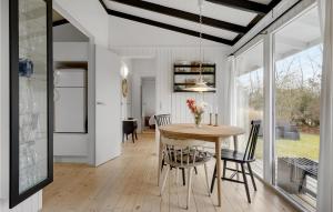 Cozy Home In Gilleleje With Wifi