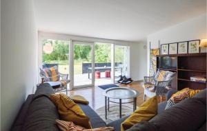 Amazing Home In Højby With Wifi