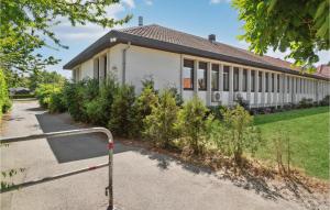1 Bedroom Beautiful Home In Rønne