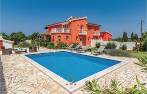 Nice Home In Sisan With Wifi