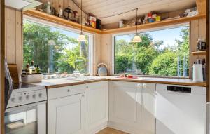 Nice Home In Sjællands Odde With Wifi