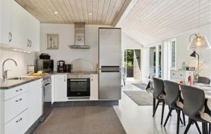 Beautiful Home In Højby