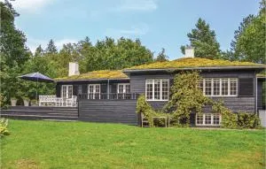 5 Bedroom Lovely Home In Hornbæk - Hornbaek