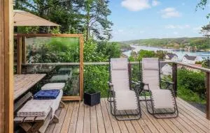 The Woodpecker Cottage Tree - Eydehamn