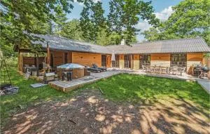 Awesome Home In Nexø With Wifi - Langedeby