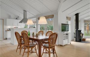 Cozy Home In Hornbæk With Kitchen