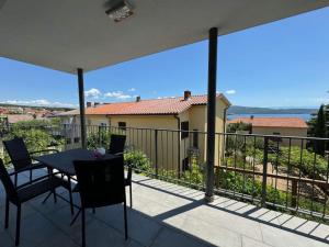 Apartments Goldie in the center of Krk 