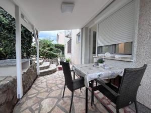 Apartments Goldie in the center of Krk 