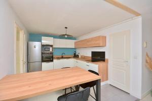 Maisons de vacances La Halte Decinoise - Maison de avec jardin 103m2 : photos des chambres