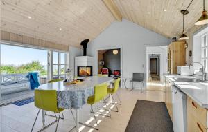 Three-Bedroom Holiday Home In Knebel