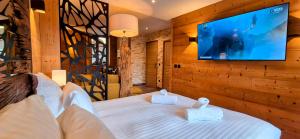 Hotels Hotel l'Escapade : Suite - Vue sur Montagne