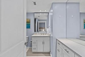 Beachfront Resort 2BR Condo 3 Pools, Heated Pool, Kids Pool & Jacuzzi