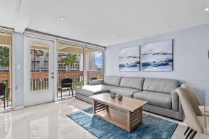 Beachfront Resort 2BR Condo 3 Pools, Heated Pool, Kids Pool & Jacuzzi