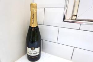 Three Bedroom Upper Flat in Jordanhill